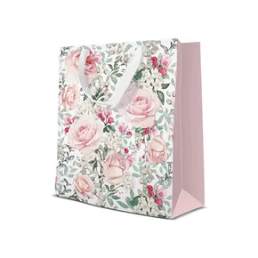 Ajándéktáska közepes - Gorgeous Roses 20x10x25 cm