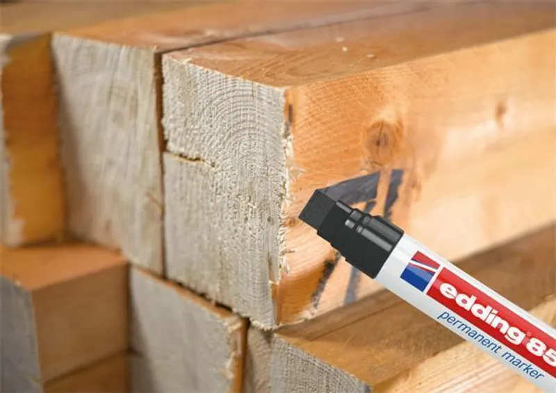 Termék főképe Permanentní popisovač "850", černá, 5-16mm, klínový hrot, EDDING