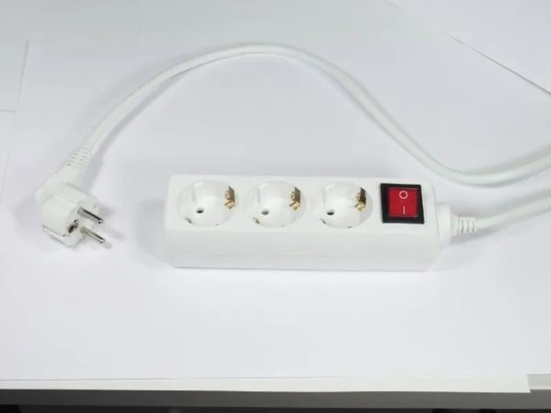 Termék főképe Prodlužovací kabel, 3 zásuvky, 1,5 m, s vypínačem