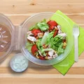 Következő termékkép Egybefedeles átlátszó salátástál mártásos tál tartó rekesszel, 1600 ml (PP) [25 db]