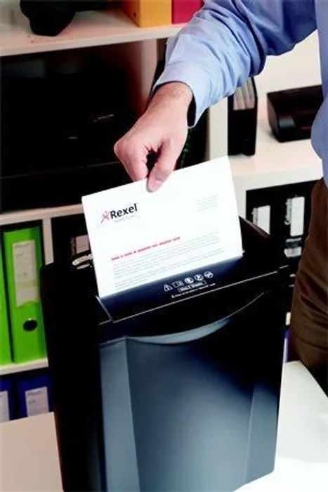 Termék főképe Skartovací stroj "Alpha C/C", křížový řez, 6 listů, REXEL