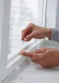 Univerzális habszivacs tömítés ablakokhoz és ajtókhoz „tesamoll® 5545”, fehér, 15 mm x 10 m, TESA