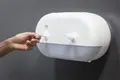Következő termékkép TORK SmartOne Twin Mini adagoló WC-papírhoz, központi kihajtható fehér T9 [1 db]
